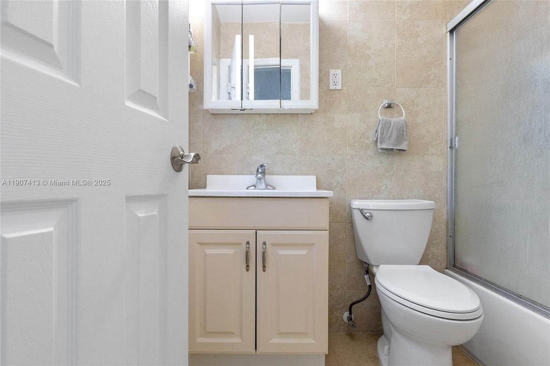 For Rent: $2,900 (2 beds, 2 baths, 899 Square Feet)