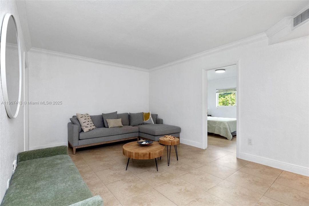 For Rent: $2,900 (2 beds, 2 baths, 899 Square Feet)