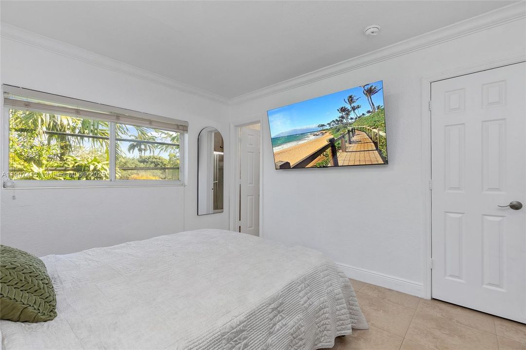 For Rent: $2,900 (2 beds, 2 baths, 899 Square Feet)