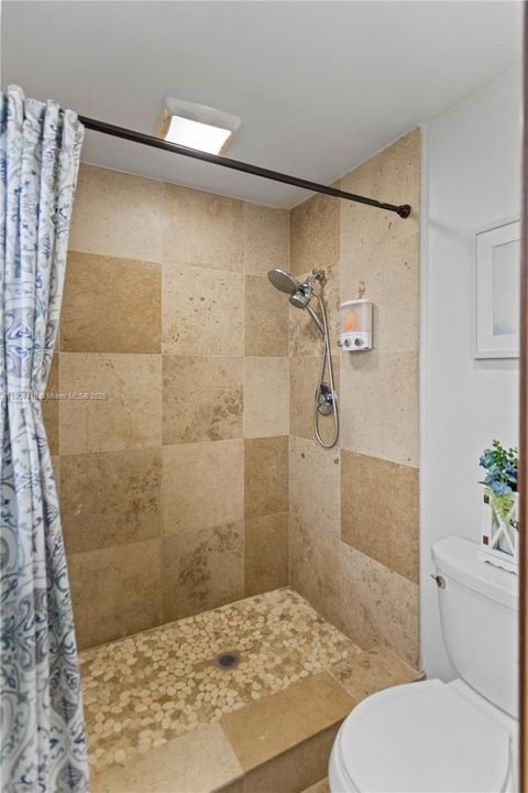 For Sale: $774,700 (4 beds, 3 baths, 2520 Square Feet)