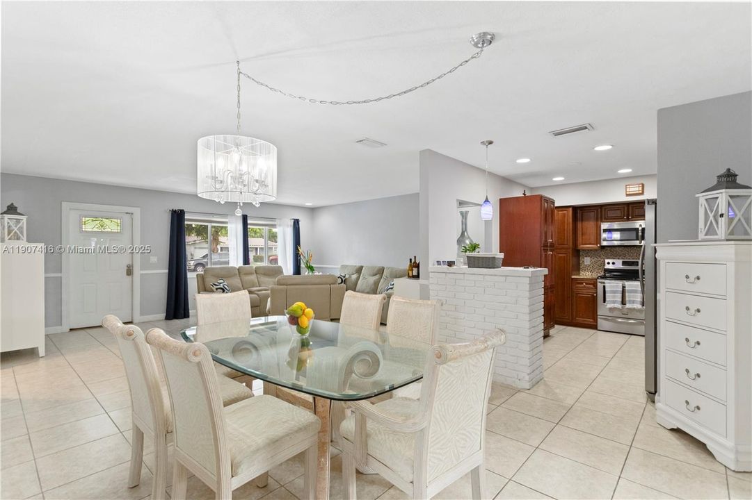 For Sale: $774,700 (4 beds, 3 baths, 2520 Square Feet)