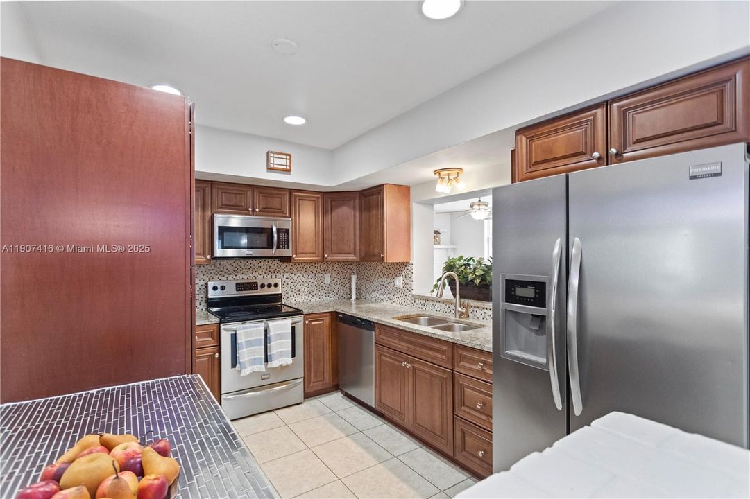 For Sale: $774,700 (4 beds, 3 baths, 2520 Square Feet)