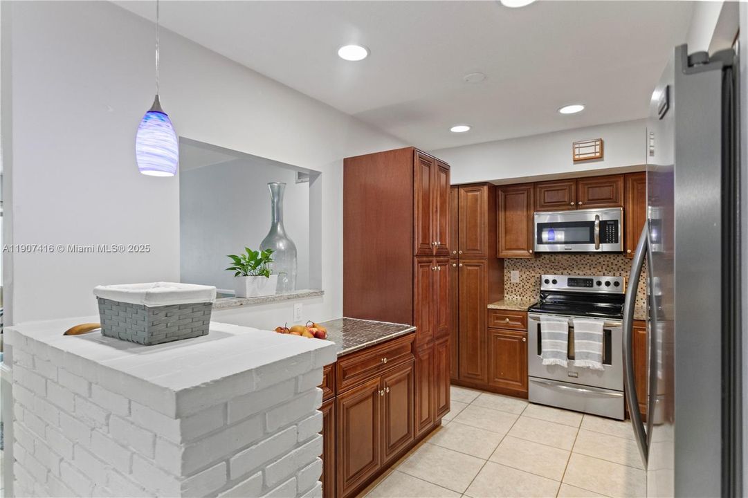 For Sale: $774,700 (4 beds, 3 baths, 2520 Square Feet)