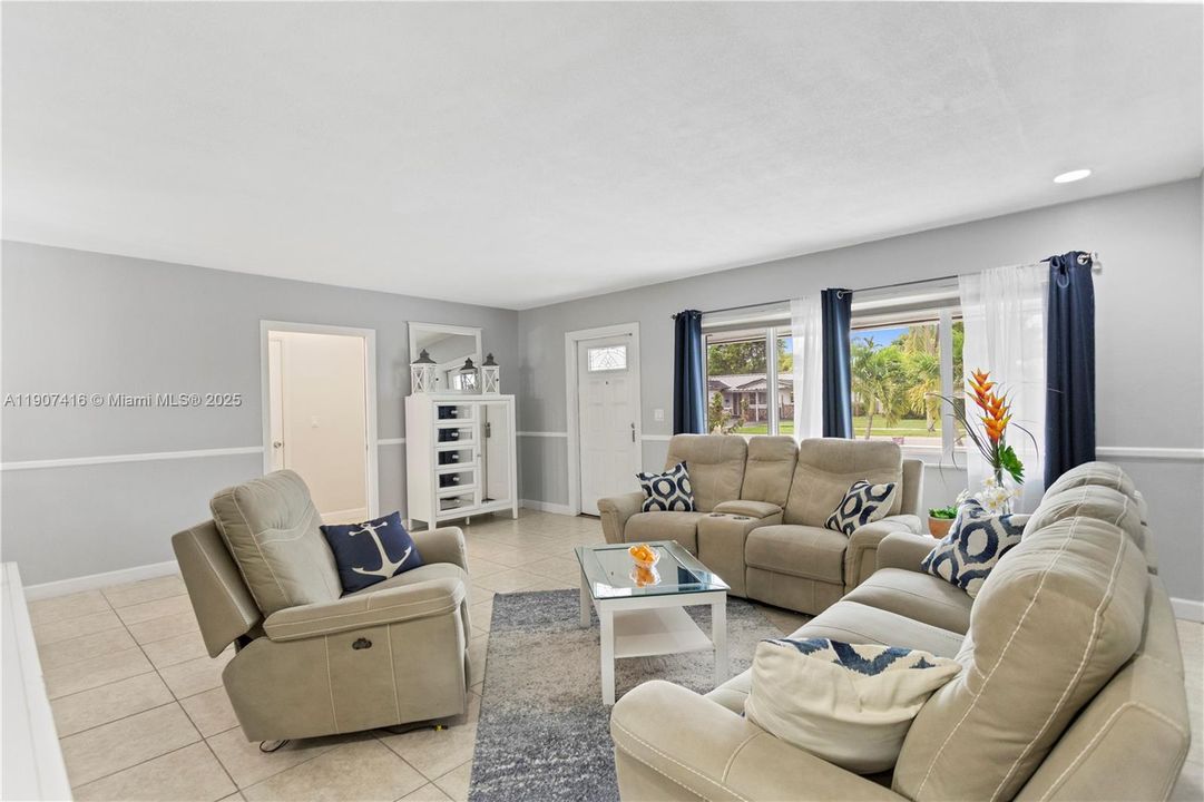 For Sale: $774,700 (4 beds, 3 baths, 2520 Square Feet)