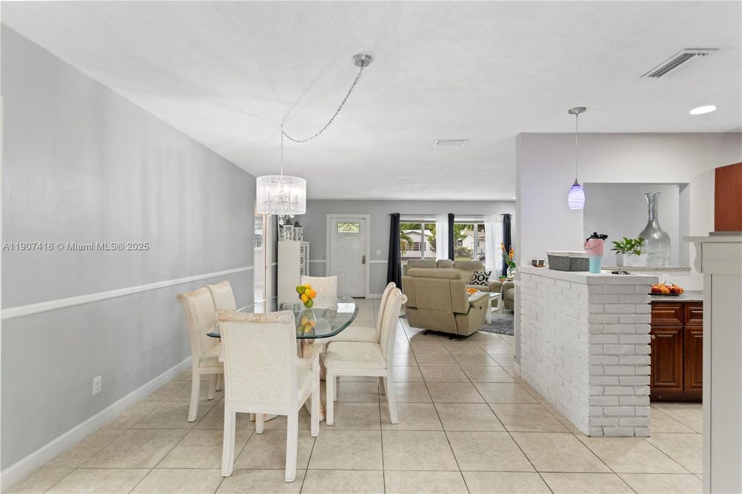 For Sale: $774,700 (4 beds, 3 baths, 2520 Square Feet)