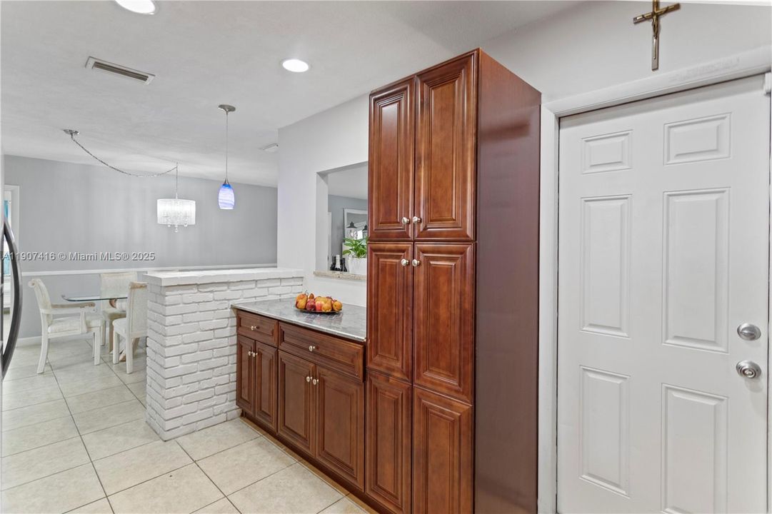 For Sale: $774,700 (4 beds, 3 baths, 2520 Square Feet)