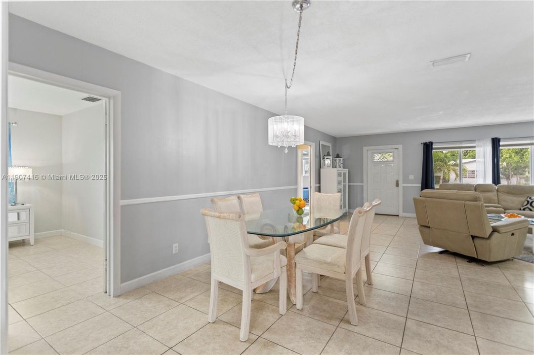 For Sale: $774,700 (4 beds, 3 baths, 2520 Square Feet)