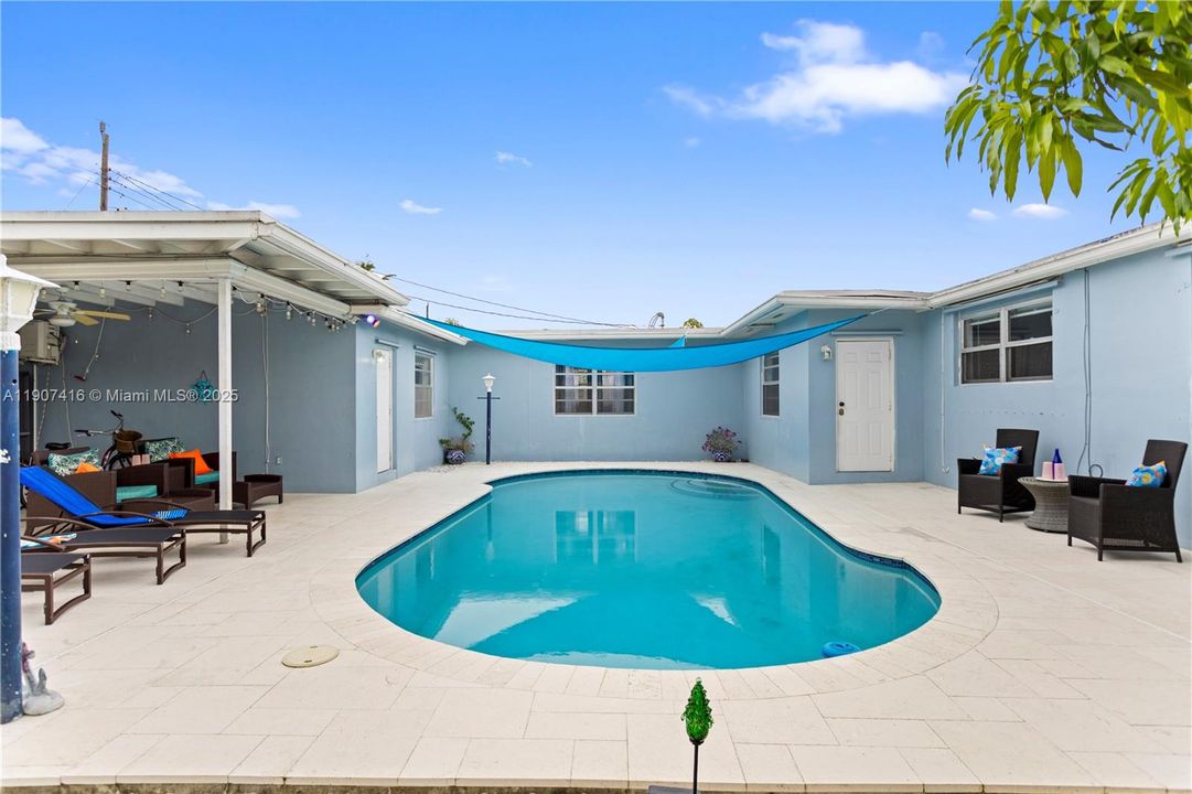 For Sale: $774,700 (4 beds, 3 baths, 2520 Square Feet)