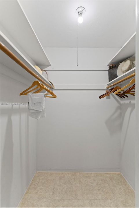 For Sale: $774,700 (4 beds, 3 baths, 2520 Square Feet)