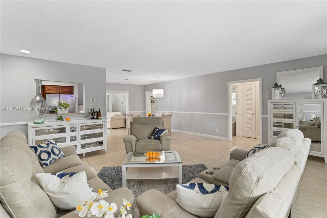 For Sale: $774,700 (4 beds, 3 baths, 2520 Square Feet)