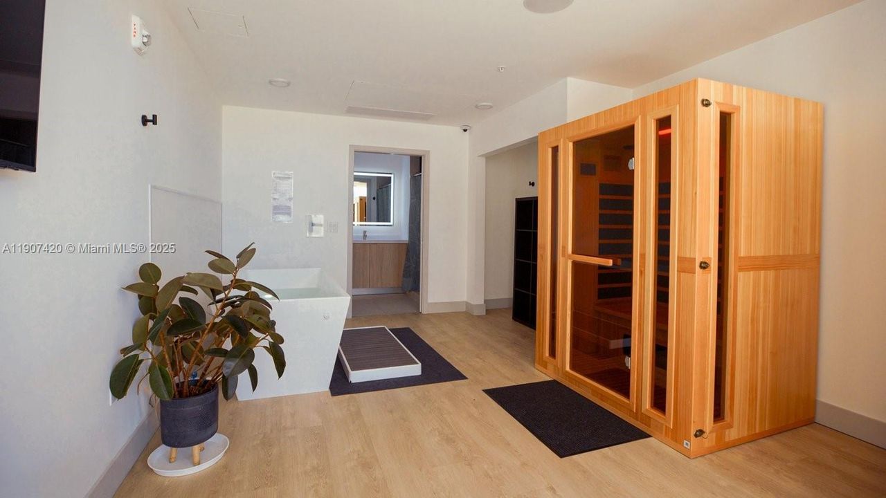 出租: $3,395 (2 贝兹, 2 浴室, 516192 平方英尺)