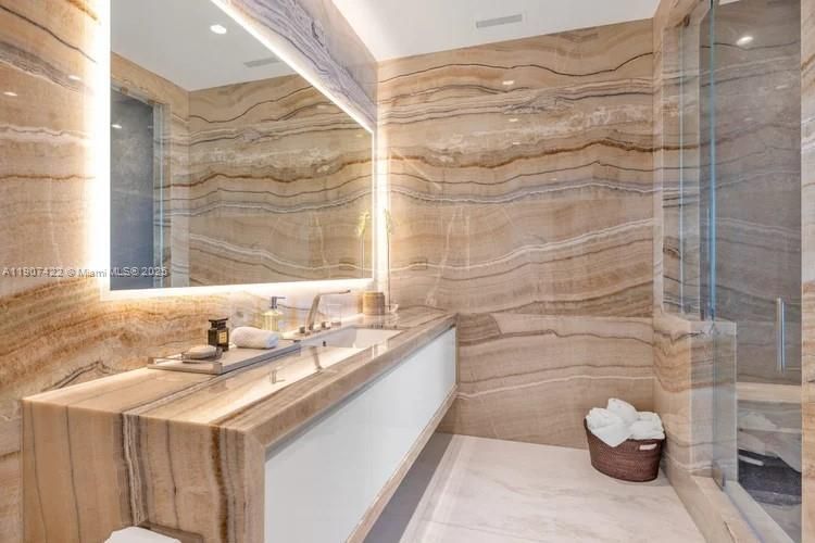 For Sale: $10,800,000 (5 beds, 7 baths, 3803 Square Feet)