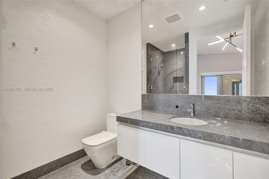 For Sale: $8,940,000 (5 beds, 7 baths, 3803 Square Feet)