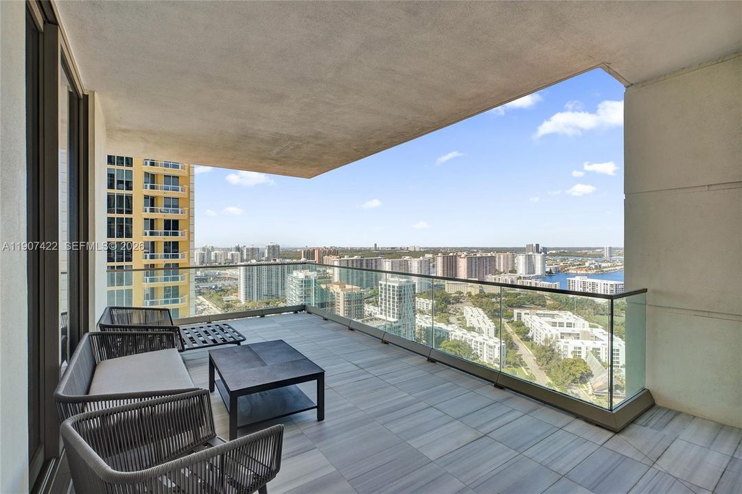For Sale: $8,940,000 (5 beds, 7 baths, 3803 Square Feet)