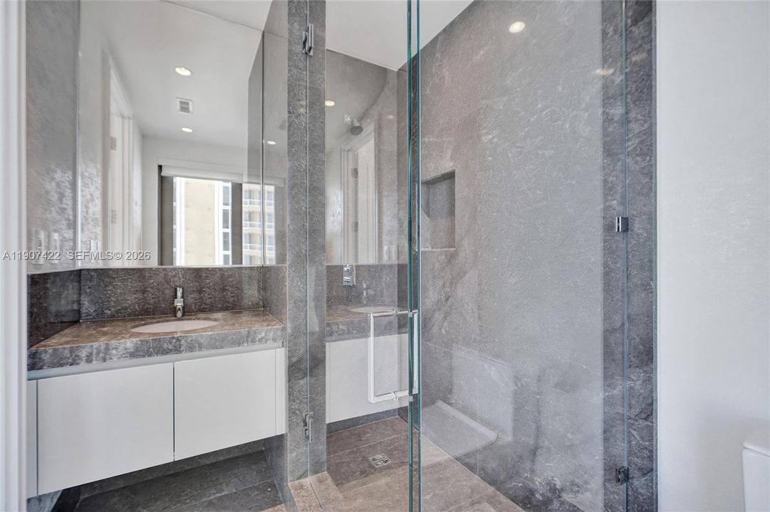 For Sale: $8,940,000 (5 beds, 7 baths, 3803 Square Feet)