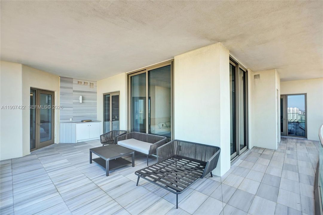For Sale: $8,940,000 (5 beds, 7 baths, 3803 Square Feet)