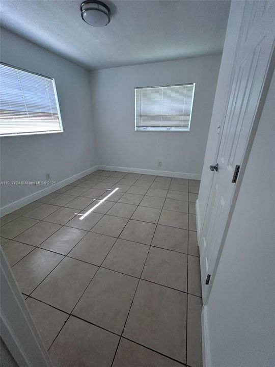 Active With Contract: $1,925 (3 beds, 2 baths, 1608 Square Feet)