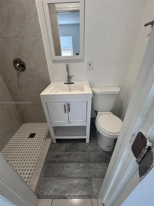 Active With Contract: $1,925 (3 beds, 2 baths, 1608 Square Feet)