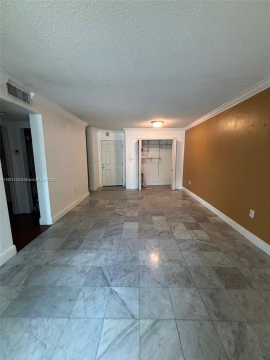 出租: $1,700 (1 贝兹, 1 浴室, 699 平方英尺)