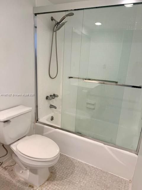 For Rent: $2,450 (1 beds, 1 baths, 1005 Square Feet)