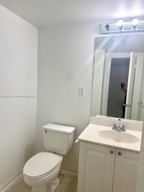 For Rent: $2,450 (1 beds, 1 baths, 1005 Square Feet)