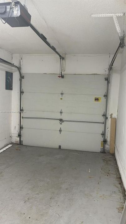 Под контрактом: $2,450 (2 спален, 2 ванн, 1154 Квадратных фут)