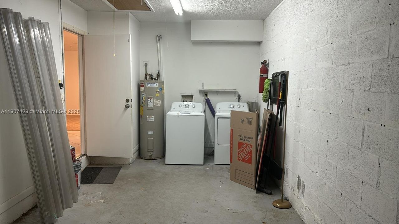 Под контрактом: $2,450 (2 спален, 2 ванн, 1154 Квадратных фут)