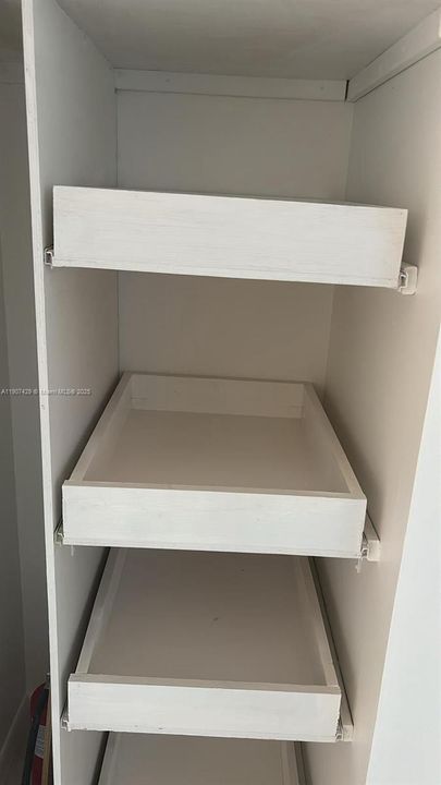 Под контрактом: $2,450 (2 спален, 2 ванн, 1154 Квадратных фут)