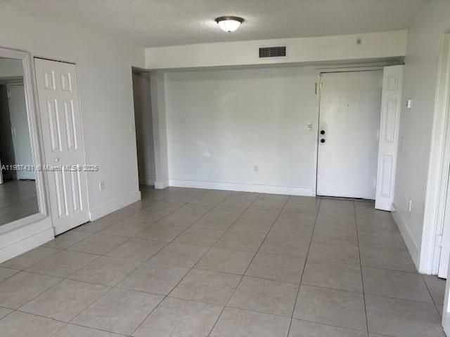 For Rent: $2,100 (2 beds, 2 baths, 782 Square Feet)