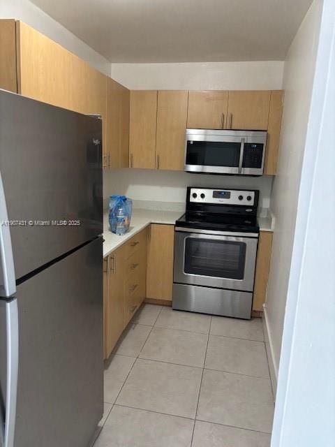 For Rent: $2,100 (2 beds, 2 baths, 782 Square Feet)