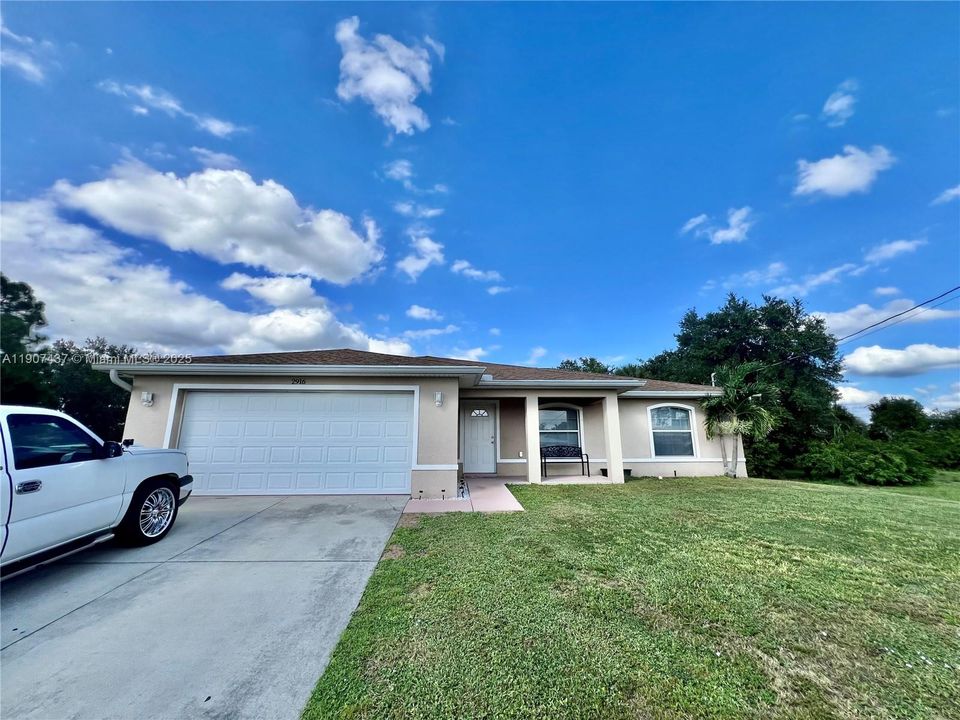 For Sale: $274,999 (3 beds, 2 baths, 1398 Square Feet)