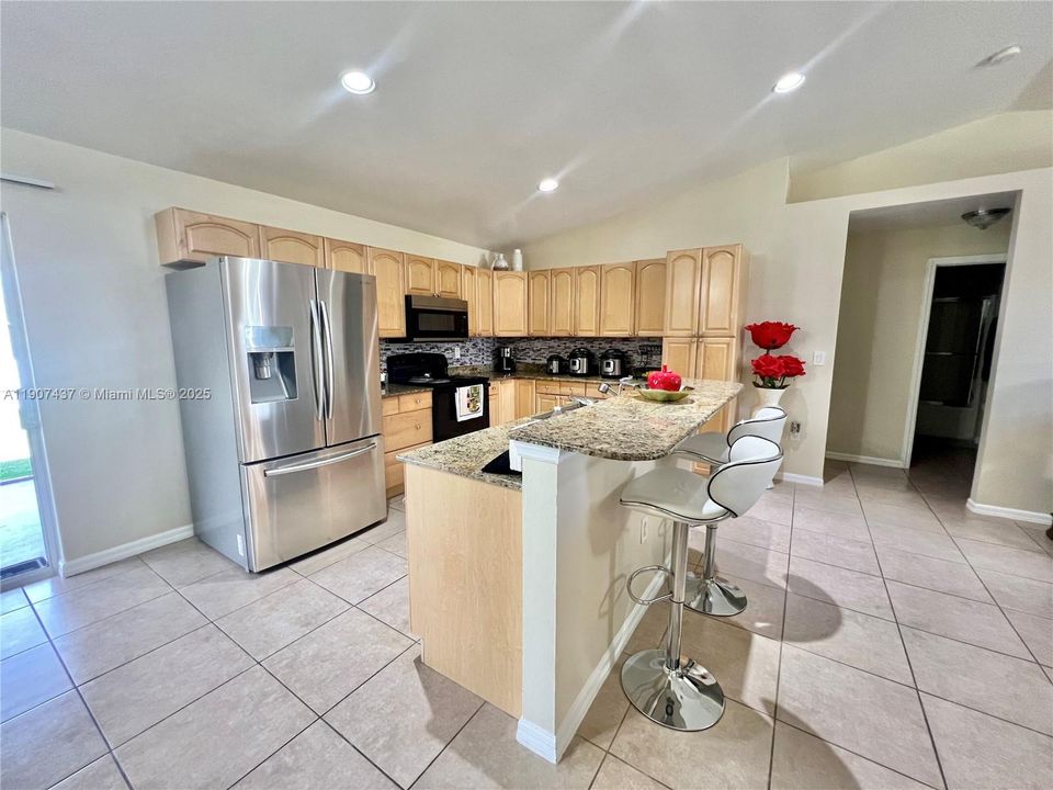 For Sale: $274,999 (3 beds, 2 baths, 1398 Square Feet)