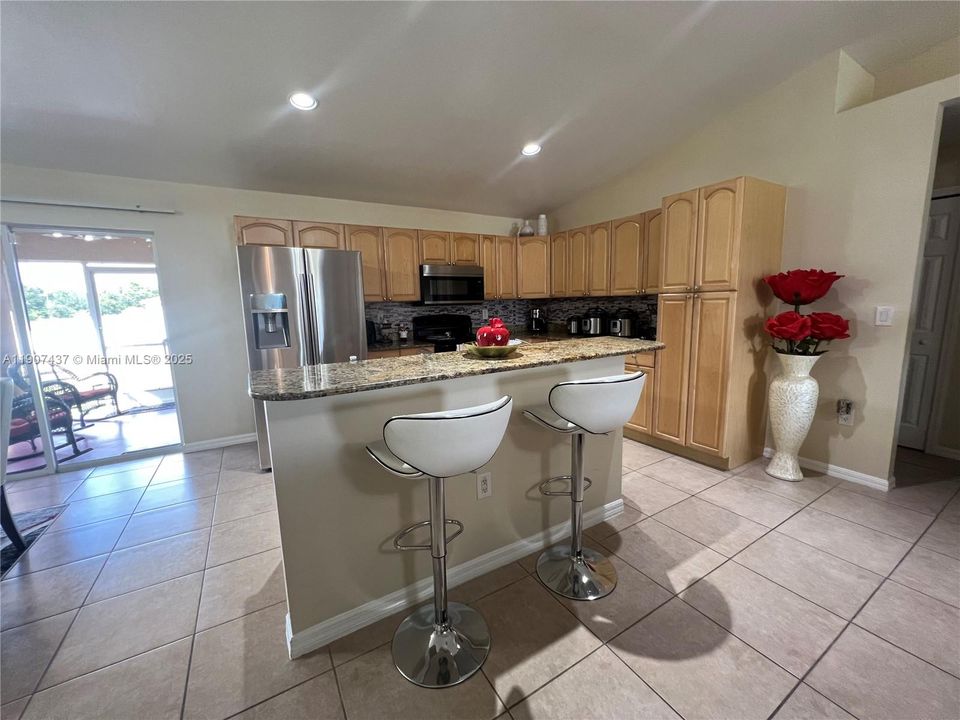 For Sale: $274,999 (3 beds, 2 baths, 1398 Square Feet)