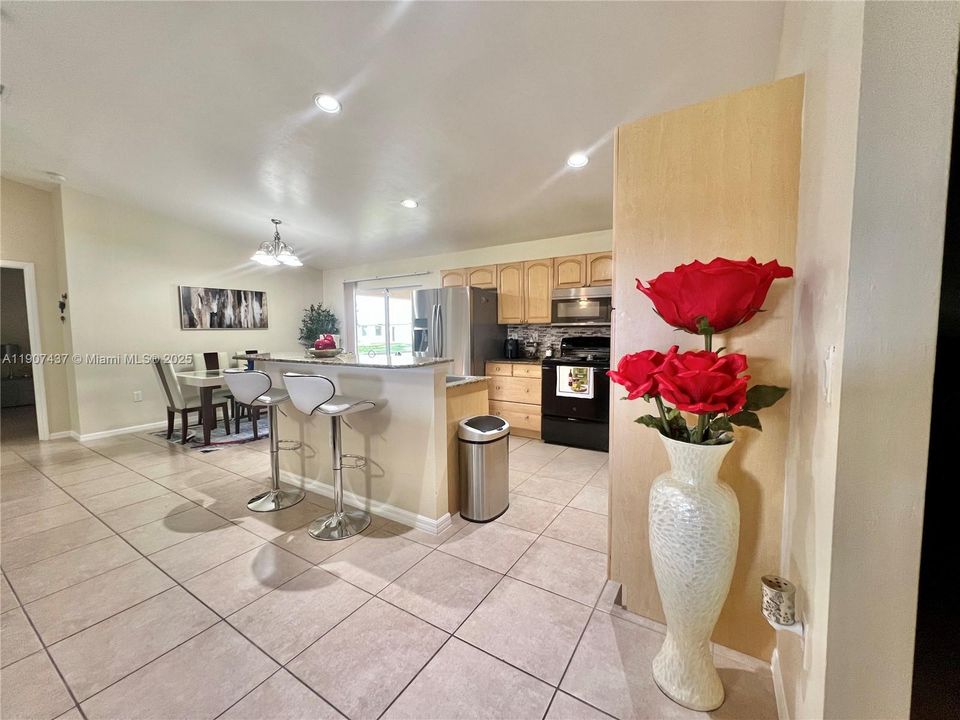 For Sale: $274,999 (3 beds, 2 baths, 1398 Square Feet)