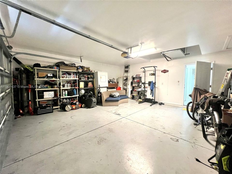 For Sale: $274,999 (3 beds, 2 baths, 1398 Square Feet)