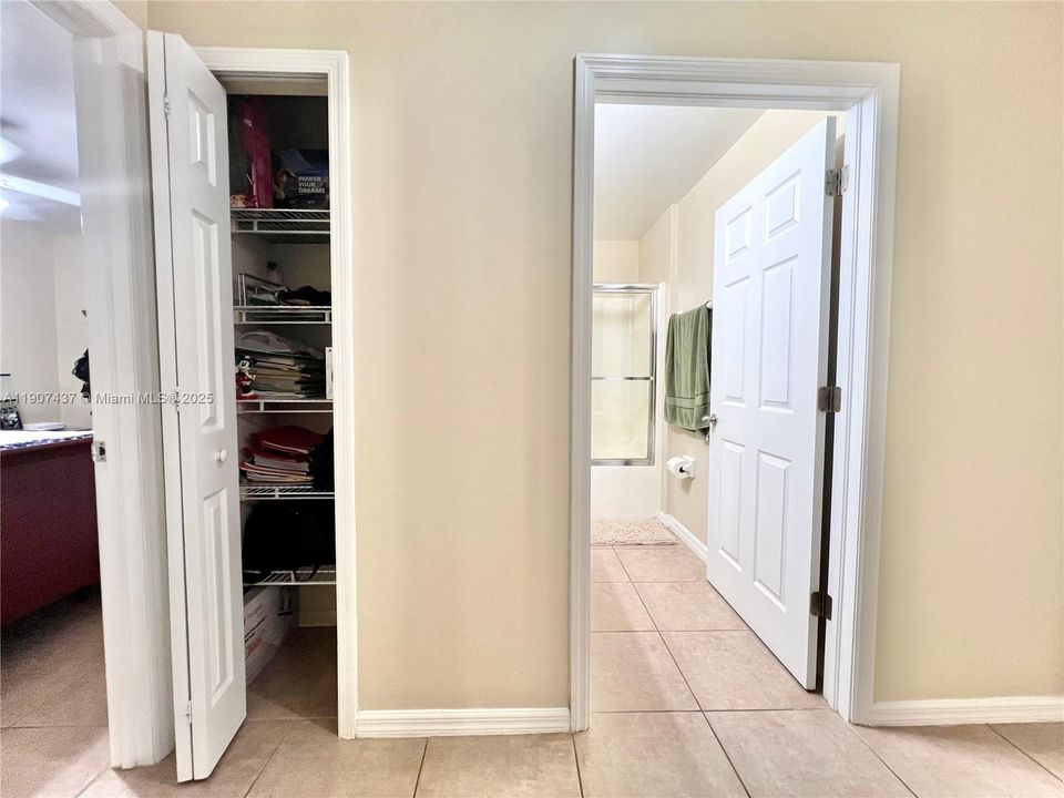 For Sale: $274,999 (3 beds, 2 baths, 1398 Square Feet)