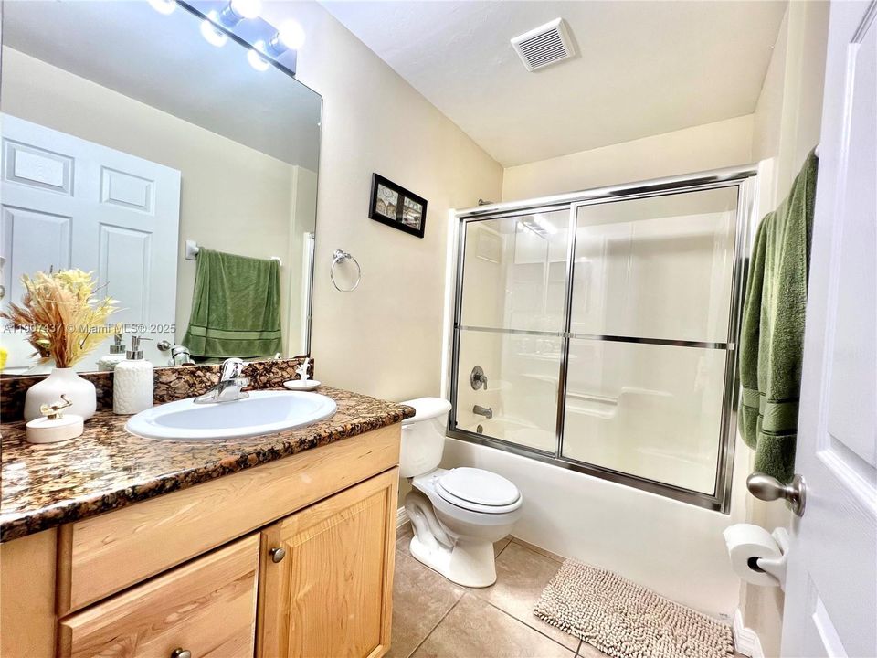 For Sale: $274,999 (3 beds, 2 baths, 1398 Square Feet)