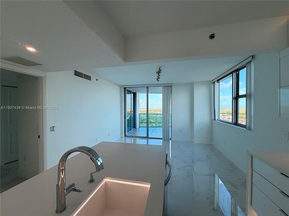 待售: $599,000 (3 贝兹, 3 浴室, 1570 平方英尺)