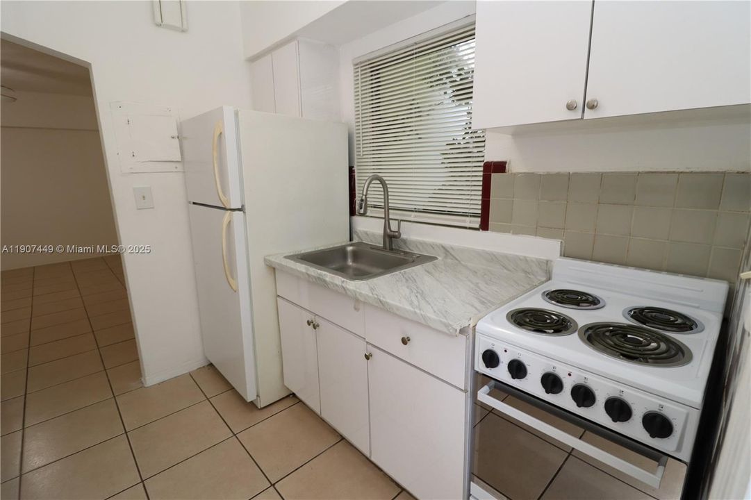 Active With Contract: $1,450 (1 beds, 1 baths, 0 Square Feet)