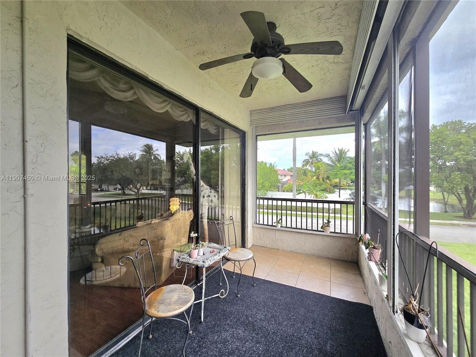 Active With Contract: $249,900 (2 beds, 2 baths, 1176 Square Feet)