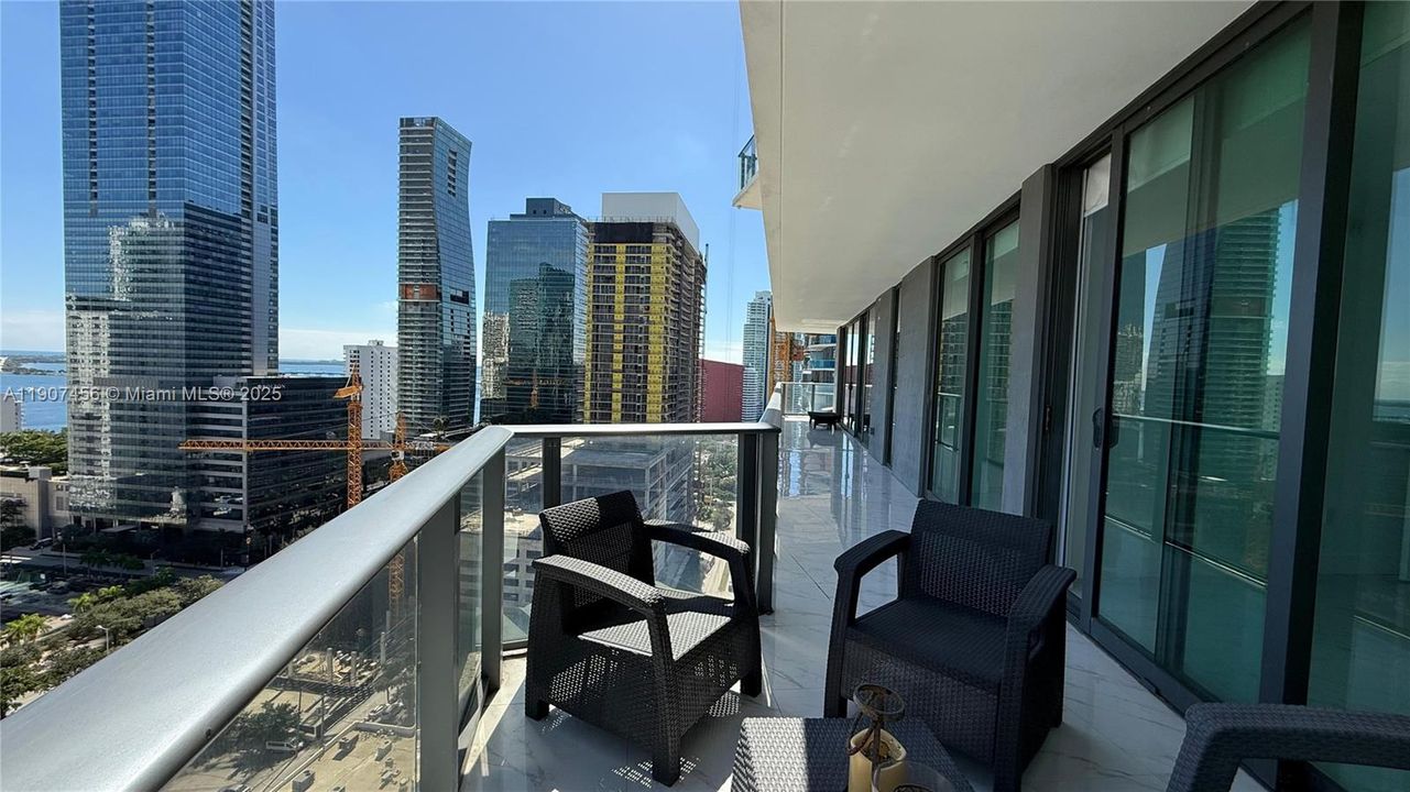 Recently Rented: $5,500 (3 beds, 2 baths, 1281 Square Feet)