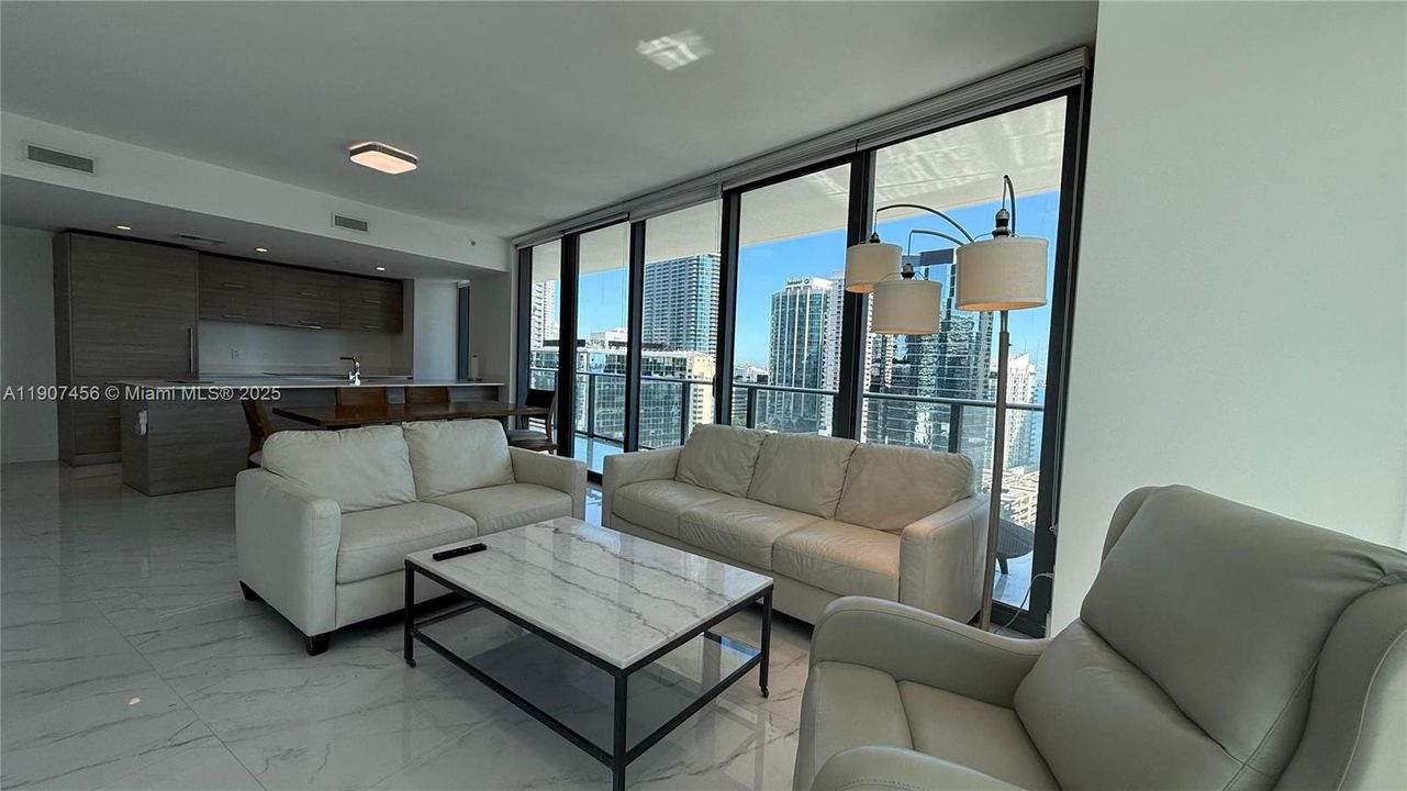 Recently Rented: $5,500 (3 beds, 2 baths, 1281 Square Feet)