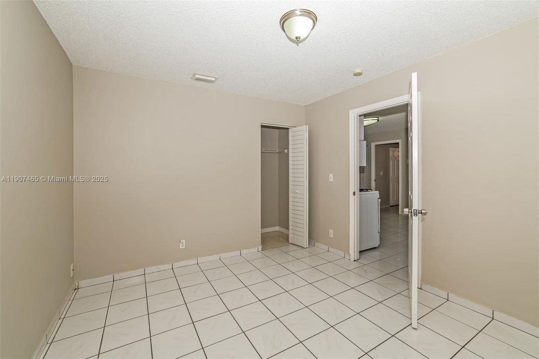 Recently Rented: $2,585 (4 beds, 2 baths, 1407 Square Feet)