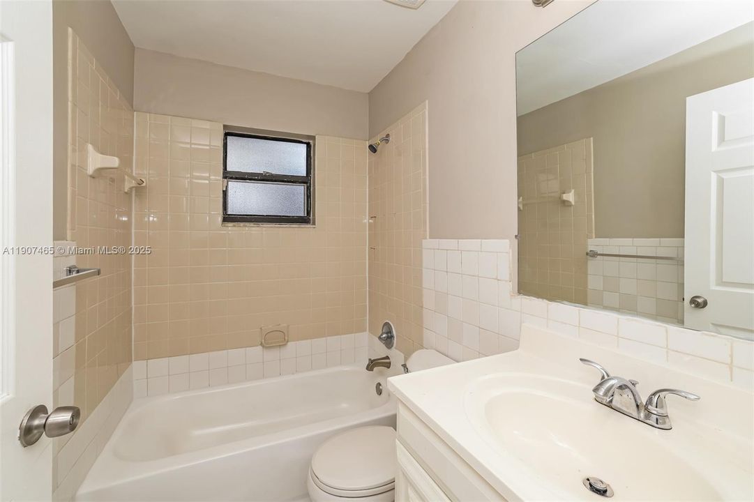 Recently Rented: $2,585 (4 beds, 2 baths, 1407 Square Feet)