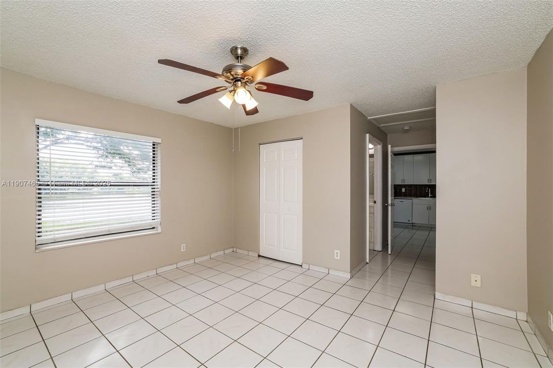 Recently Rented: $2,585 (4 beds, 2 baths, 1407 Square Feet)