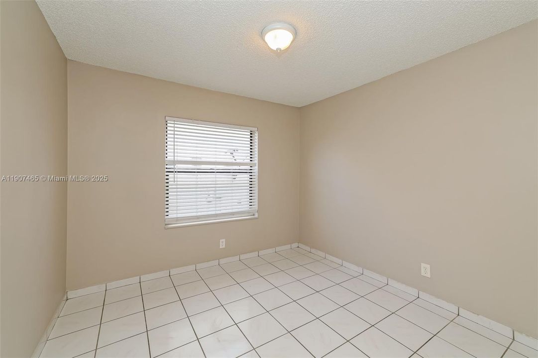 Recently Rented: $2,585 (4 beds, 2 baths, 1407 Square Feet)