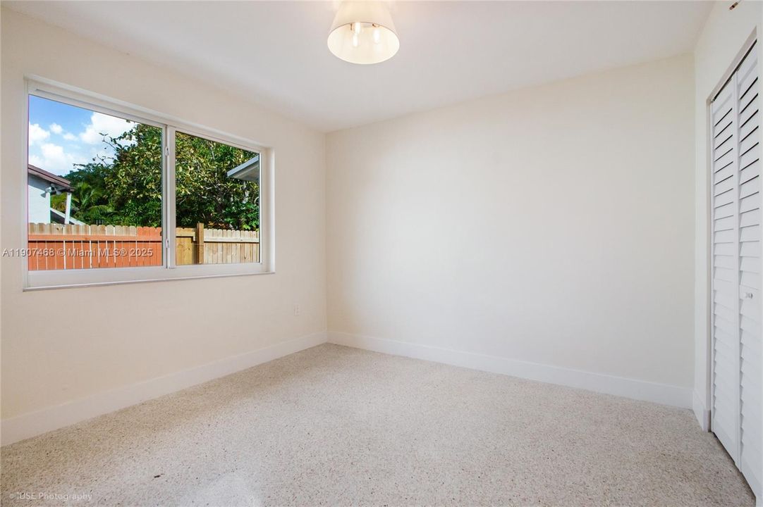 Под контрактом: $2,800 (2 спален, 1 ванн, 1560 Квадратных фут)