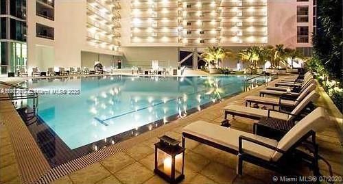 Под контрактом: $3,200 (1 спален, 1 ванн, 833 Квадратных фут)