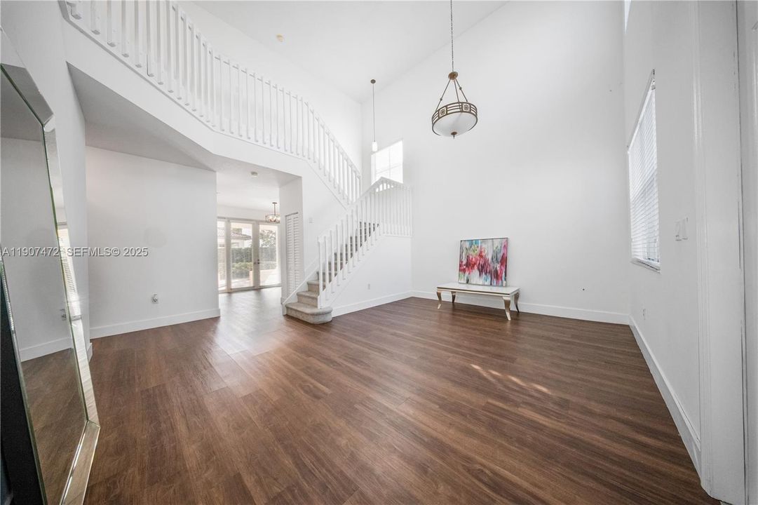 В аренду: $4,200 (4 спален, 2 ванн, 1940 Квадратных фут)