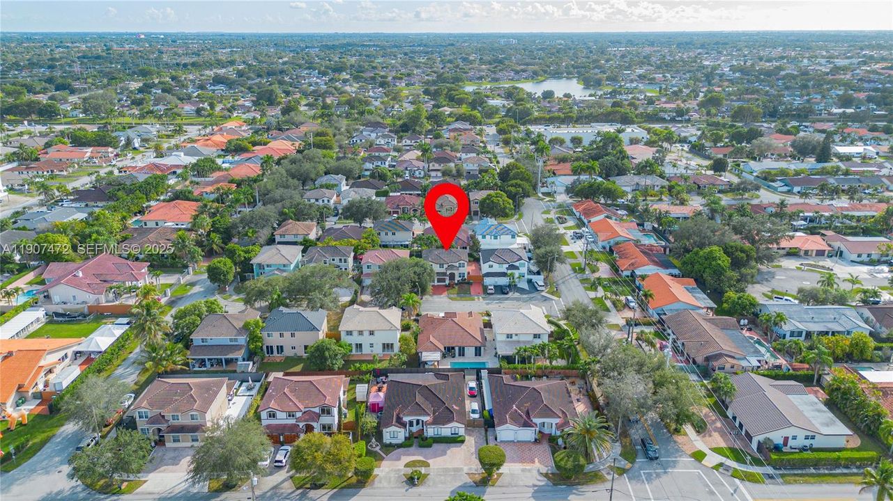 В аренду: $4,200 (4 спален, 2 ванн, 1940 Квадратных фут)